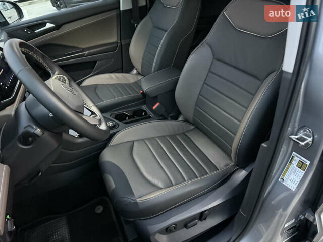 Серый Фольксваген Таос, объемом двигателя 1.5 л и пробегом 13 тыс. км за 25900 $, фото 56 на Automoto.ua