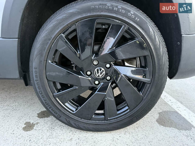 Серый Фольксваген Таос, объемом двигателя 1.5 л и пробегом 13 тыс. км за 25900 $, фото 33 на Automoto.ua
