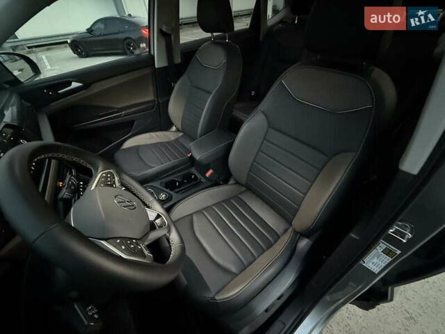 Серый Фольксваген Таос, объемом двигателя 1.5 л и пробегом 13 тыс. км за 25900 $, фото 57 на Automoto.ua