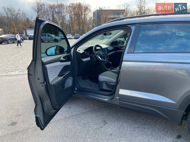 Сірий Фольксваген Таос, об'ємом двигуна 1.5 л та пробігом 1 тис. км за 23000 $, фото 6 на Automoto.ua