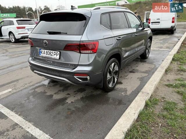 Серый Фольксваген Таос, объемом двигателя 1.5 л и пробегом 1 тыс. км за 25990 $, фото 3 на Automoto.ua