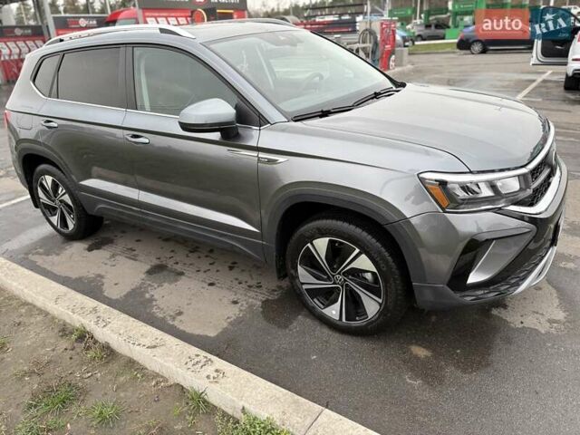 Серый Фольксваген Таос, объемом двигателя 1.5 л и пробегом 1 тыс. км за 25990 $, фото 4 на Automoto.ua