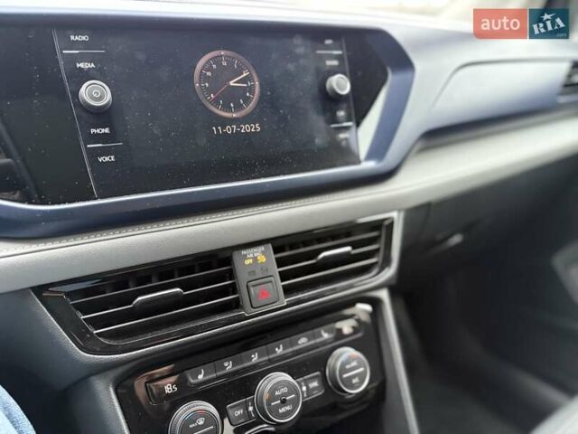 Серый Фольксваген Таос, объемом двигателя 1.5 л и пробегом 1 тыс. км за 25990 $, фото 9 на Automoto.ua