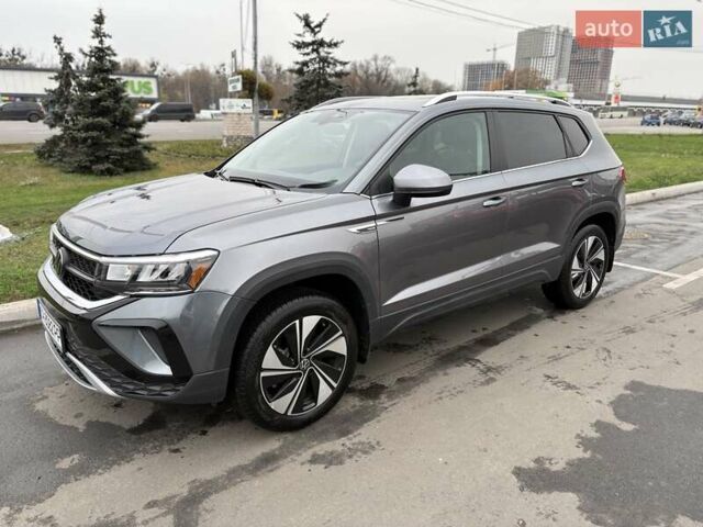 Серый Фольксваген Таос, объемом двигателя 1.5 л и пробегом 1 тыс. км за 25990 $, фото 1 на Automoto.ua