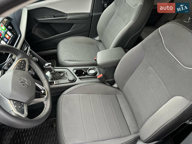 Синий Фольксваген Таос, объемом двигателя 1.5 л и пробегом 7 тыс. км за 22900 $, фото 19 на Automoto.ua