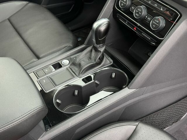 Черный Фольксваген Teramont, объемом двигателя 3.6 л и пробегом 163 тыс. км за 19900 $, фото 10 на Automoto.ua