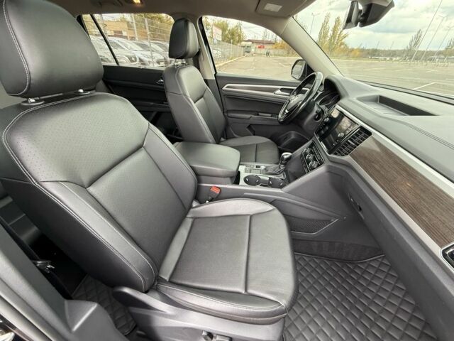 Черный Фольксваген Teramont, объемом двигателя 3.6 л и пробегом 163 тыс. км за 19900 $, фото 8 на Automoto.ua