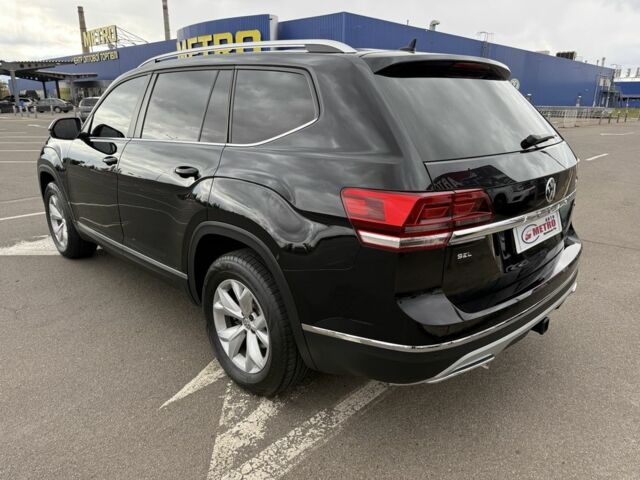 Черный Фольксваген Teramont, объемом двигателя 3.6 л и пробегом 163 тыс. км за 19900 $, фото 3 на Automoto.ua