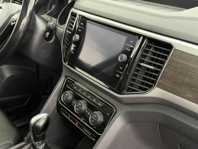 Черный Фольксваген Teramont, объемом двигателя 3.6 л и пробегом 163 тыс. км за 19900 $, фото 9 на Automoto.ua