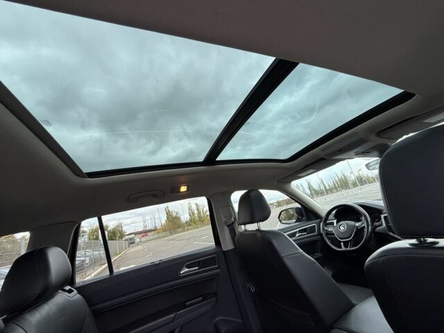 Черный Фольксваген Teramont, объемом двигателя 3.6 л и пробегом 163 тыс. км за 19900 $, фото 13 на Automoto.ua