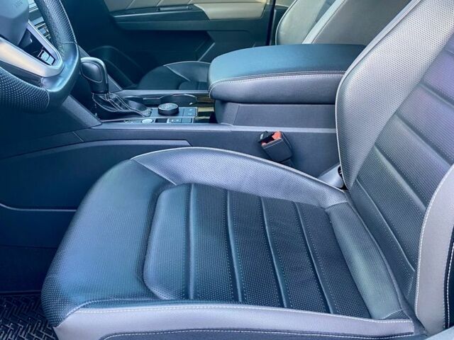 Чорний Фольксваген Teramont, об'ємом двигуна 3.6 л та пробігом 49 тис. км за 39000 $, фото 6 на Automoto.ua