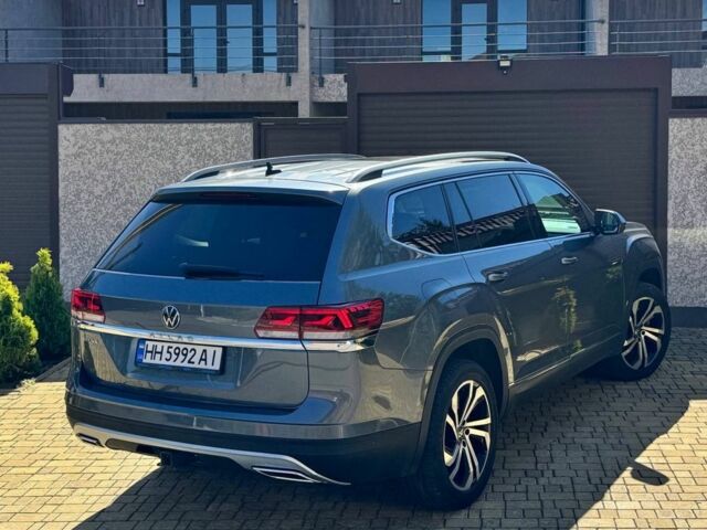 Сірий Фольксваген Teramont, об'ємом двигуна 3.6 л та пробігом 140 тис. км за 33500 $, фото 1 на Automoto.ua