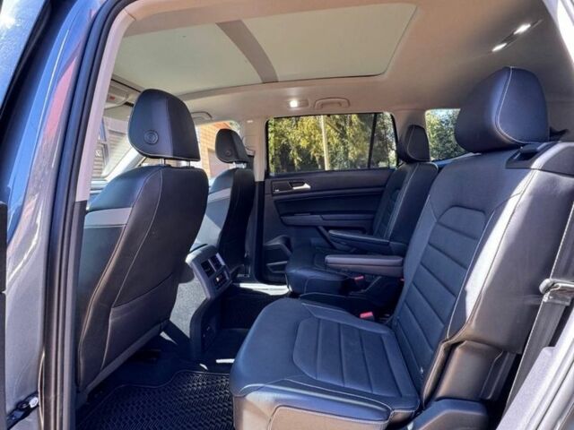 Сірий Фольксваген Teramont, об'ємом двигуна 3.6 л та пробігом 140 тис. км за 33500 $, фото 5 на Automoto.ua