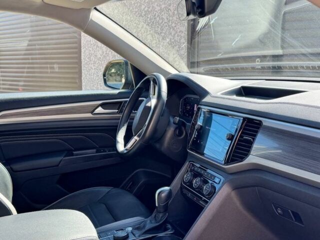 Сірий Фольксваген Teramont, об'ємом двигуна 3.6 л та пробігом 140 тис. км за 33500 $, фото 2 на Automoto.ua