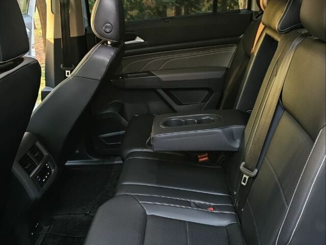 Серый Фольксваген Teramont, объемом двигателя 3.6 л и пробегом 50 тыс. км за 35000 $, фото 15 на Automoto.ua