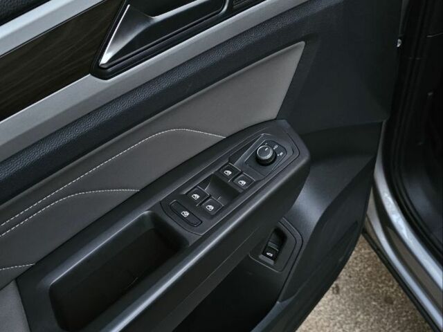 Серый Фольксваген Teramont, объемом двигателя 3.6 л и пробегом 50 тыс. км за 35000 $, фото 12 на Automoto.ua