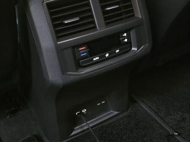 Серый Фольксваген Teramont, объемом двигателя 3.6 л и пробегом 50 тыс. км за 35000 $, фото 14 на Automoto.ua