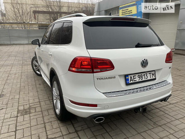 Білий Фольксваген Touareg R, об'ємом двигуна 3 л та пробігом 172 тис. км за 26800 $, фото 22 на Automoto.ua