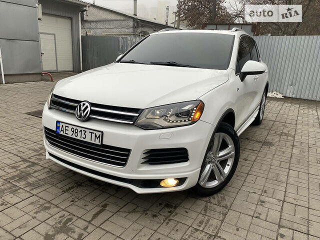 Белый Фольксваген Touareg R, объемом двигателя 3 л и пробегом 172 тыс. км за 26800 $, фото 39 на Automoto.ua