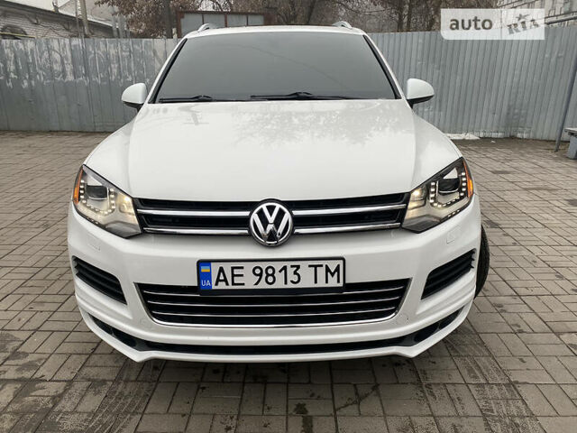 Білий Фольксваген Touareg R, об'ємом двигуна 3 л та пробігом 172 тис. км за 26800 $, фото 15 на Automoto.ua