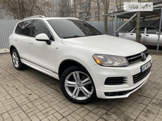 Белый Фольксваген Touareg R, объемом двигателя 3 л и пробегом 172 тыс. км за 26800 $, фото 12 на Automoto.ua