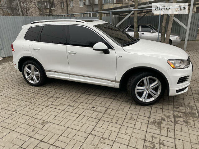 Білий Фольксваген Touareg R, об'ємом двигуна 3 л та пробігом 172 тис. км за 26800 $, фото 29 на Automoto.ua