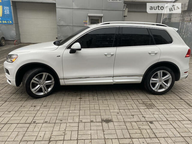 Білий Фольксваген Touareg R, об'ємом двигуна 3 л та пробігом 172 тис. км за 26800 $, фото 18 на Automoto.ua