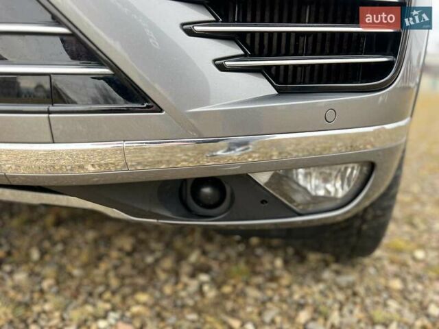 Серый Фольксваген Touareg R, объемом двигателя 3 л и пробегом 109 тыс. км за 43499 $, фото 6 на Automoto.ua