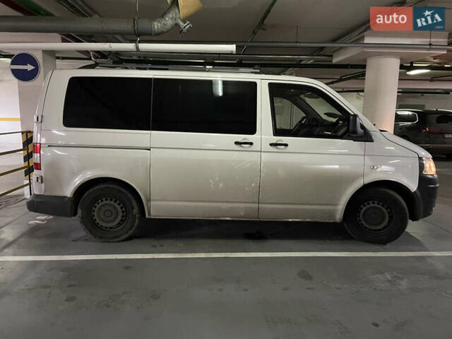 Белый Фольксваген Transporter, объемом двигателя 1.97 л и пробегом 199 тыс. км за 25000 $, фото 3 на Automoto.ua