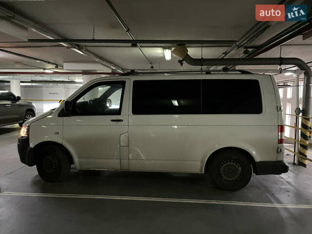 Белый Фольксваген Transporter, объемом двигателя 1.97 л и пробегом 199 тыс. км за 25000 $, фото 2 на Automoto.ua