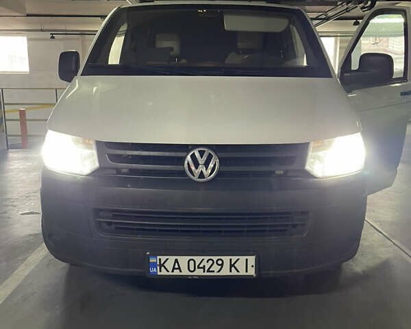 Белый Фольксваген Transporter, объемом двигателя 1.97 л и пробегом 199 тыс. км за 25000 $, фото 1 на Automoto.ua