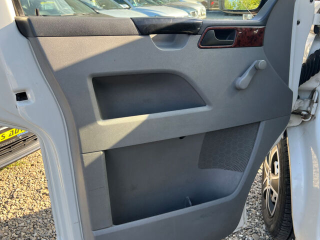 Белый Фольксваген Transporter, объемом двигателя 2.5 л и пробегом 257 тыс. км за 6900 $, фото 12 на Automoto.ua