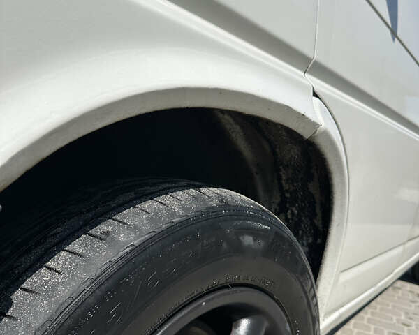 Білий Фольксваген Transporter, об'ємом двигуна 2.5 л та пробігом 410 тис. км за 5000 $, фото 5 на Automoto.ua