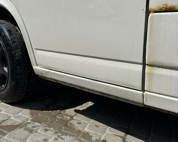 Білий Фольксваген Transporter, об'ємом двигуна 2.5 л та пробігом 410 тис. км за 5000 $, фото 4 на Automoto.ua