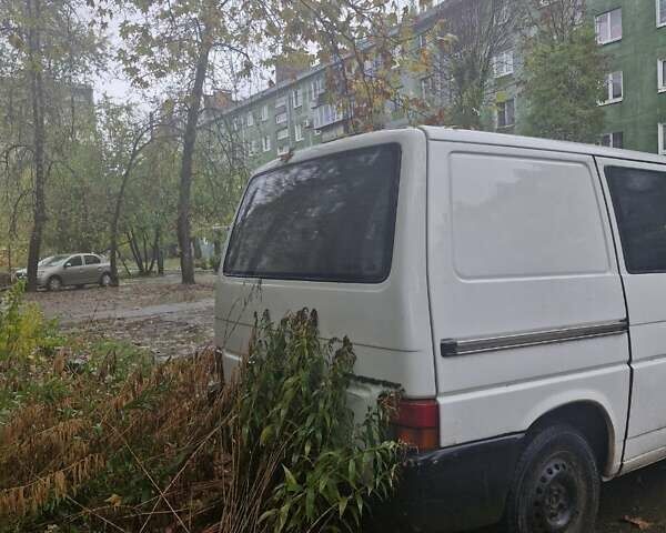 Білий Фольксваген Transporter, об'ємом двигуна 2.4 л та пробігом 400 тис. км за 4500 $, фото 5 на Automoto.ua