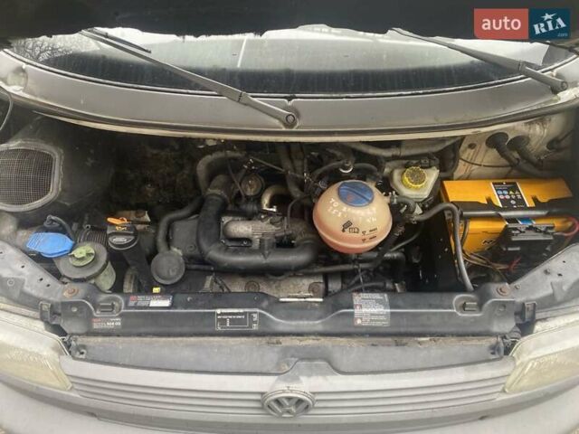 Белый Фольксваген Transporter, объемом двигателя 2.5 л и пробегом 276 тыс. км за 4550 $, фото 18 на Automoto.ua