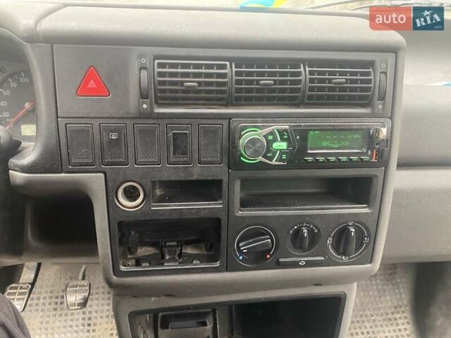 Белый Фольксваген Transporter, объемом двигателя 2.5 л и пробегом 276 тыс. км за 4550 $, фото 16 на Automoto.ua