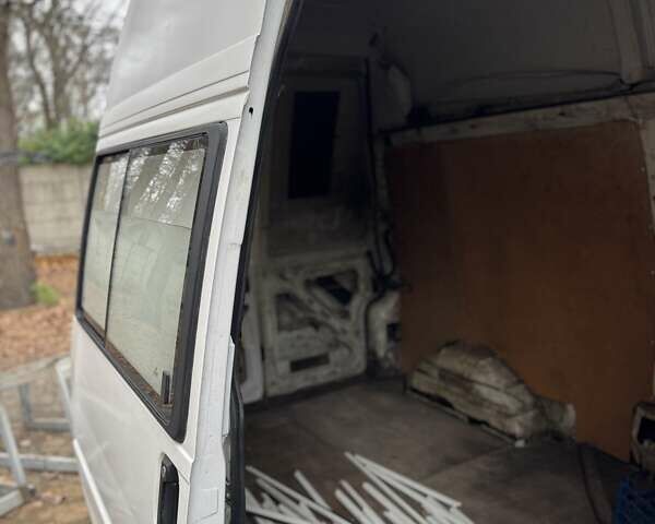 Белый Фольксваген Transporter, объемом двигателя 2.5 л и пробегом 405 тыс. км за 7000 $, фото 27 на Automoto.ua