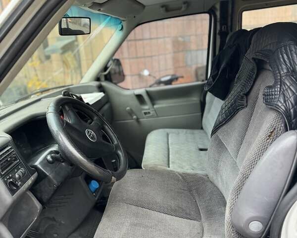 Белый Фольксваген Transporter, объемом двигателя 2.5 л и пробегом 405 тыс. км за 7000 $, фото 24 на Automoto.ua