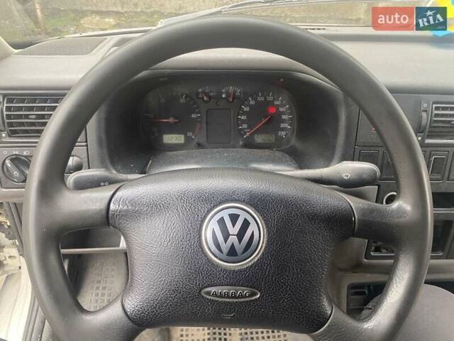 Белый Фольксваген Transporter, объемом двигателя 2.5 л и пробегом 276 тыс. км за 4550 $, фото 4 на Automoto.ua