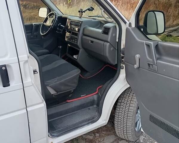 Белый Фольксваген Transporter, объемом двигателя 2.5 л и пробегом 500 тыс. км за 5200 $, фото 10 на Automoto.ua