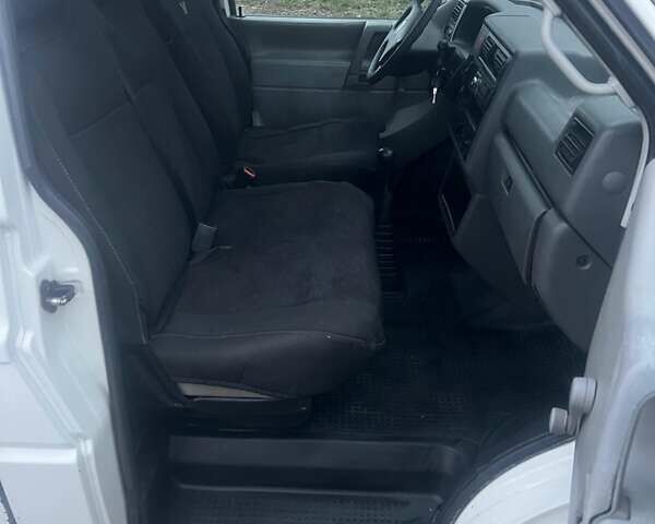 Белый Фольксваген Transporter, объемом двигателя 0 л и пробегом 379 тыс. км за 6900 $, фото 5 на Automoto.ua