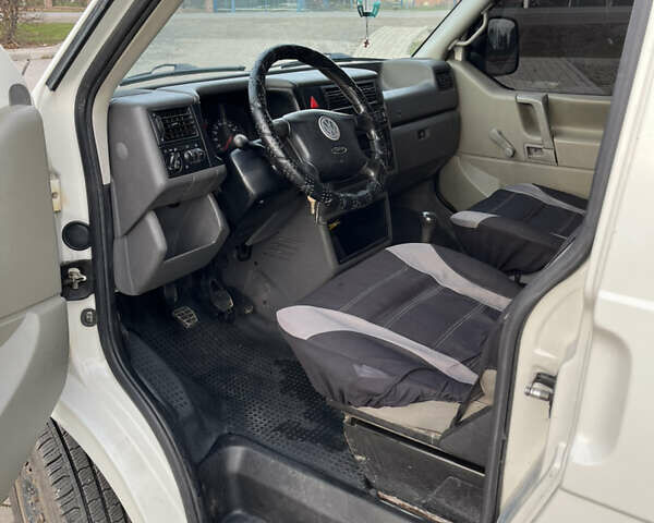 Білий Фольксваген Transporter, об'ємом двигуна 2.46 л та пробігом 265 тис. км за 6500 $, фото 4 на Automoto.ua