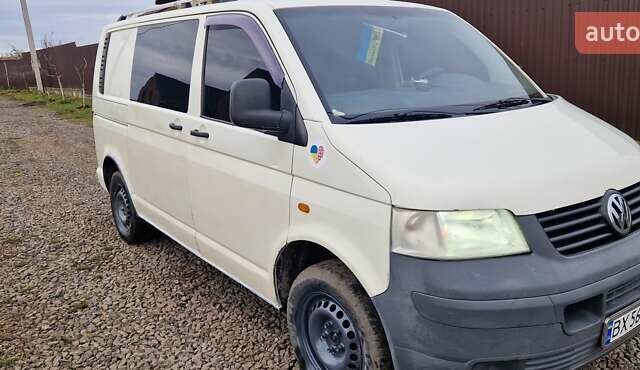 Белый Фольксваген Transporter, объемом двигателя 2.46 л и пробегом 425 тыс. км за 4900 $, фото 1 на Automoto.ua