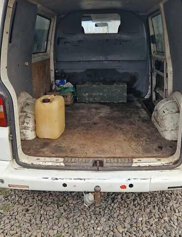 Белый Фольксваген Transporter, объемом двигателя 2.46 л и пробегом 425 тыс. км за 4900 $, фото 3 на Automoto.ua