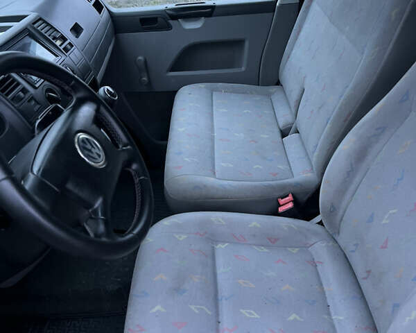 Белый Фольксваген Transporter, объемом двигателя 1.9 л и пробегом 372 тыс. км за 6000 $, фото 17 на Automoto.ua