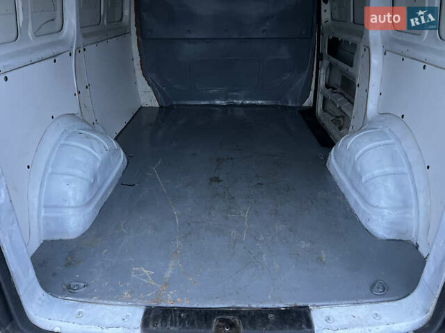 Белый Фольксваген Transporter, объемом двигателя 1.9 л и пробегом 372 тыс. км за 6000 $, фото 24 на Automoto.ua