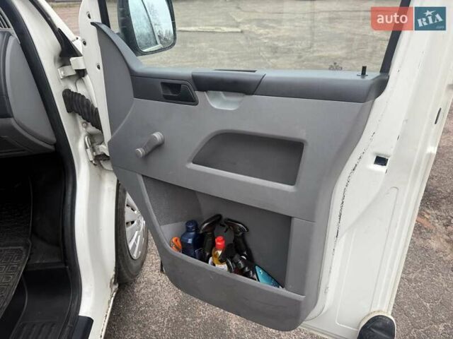Білий Фольксваген Transporter, об'ємом двигуна 1.9 л та пробігом 295 тис. км за 6499 $, фото 15 на Automoto.ua
