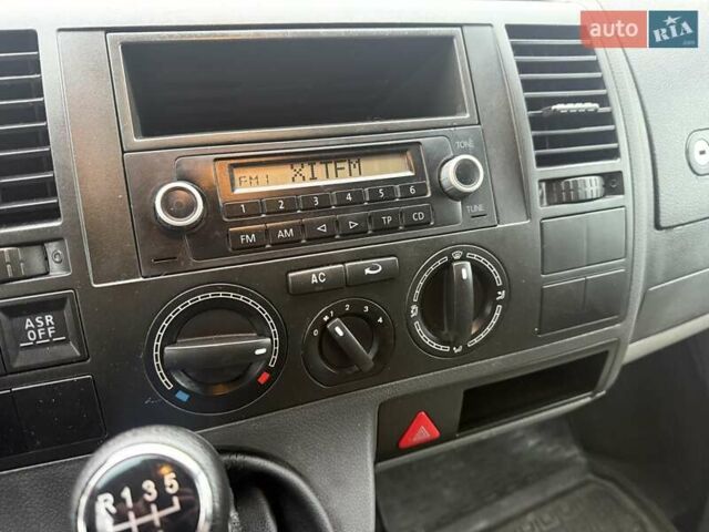 Білий Фольксваген Transporter, об'ємом двигуна 1.9 л та пробігом 295 тис. км за 6499 $, фото 21 на Automoto.ua