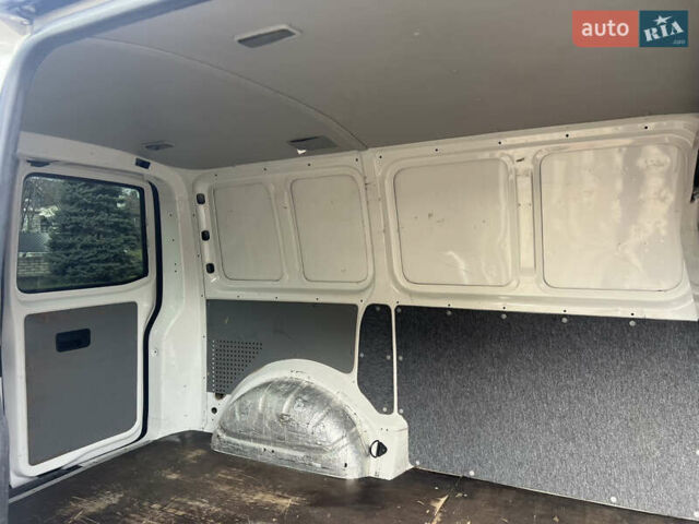 Белый Фольксваген Transporter, объемом двигателя 1.97 л и пробегом 239 тыс. км за 10900 $, фото 15 на Automoto.ua